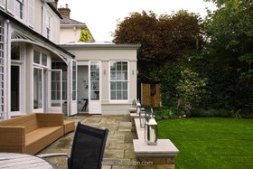 Strawberry Vale - terrace/patio