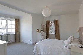 Streatham - bedroom,floor - carpet,floor - light