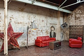 Studio East - retro/vintage
