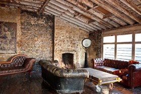 Studio East - 