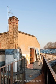 Studio East - 