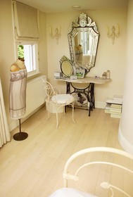 Tetcott Road - antique furniture,boudoir,floor - light,floor - wooden,mirror