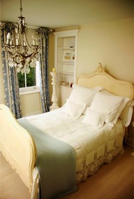 Tetcott Road - antique bed,antique furniture,period,bedroom,floor - light,floor - wooden