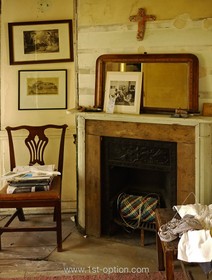 Upper Mall - fireplace