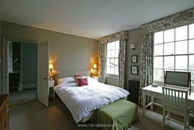 Vallance House - bedroom