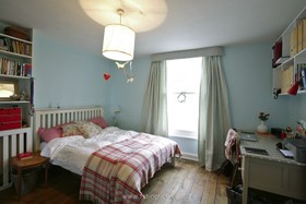 Vallance House - children's bedroom