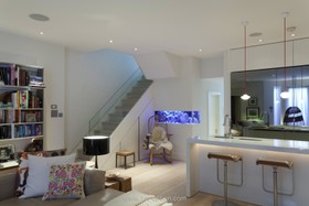 Viola - modern,staircase