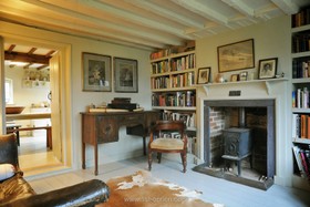 Walnuts Farm - fireplace - working,fireplace,library,living room