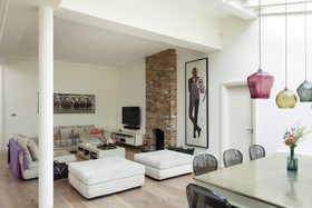 Ward House - floor - light,floor - wooden,kitchen,kitchen island,modern