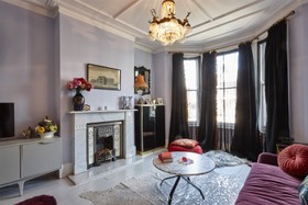 Willesden - bathroom,floor - light,floor - tiled