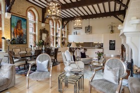 The Abbey - Beams period Gothic fireplace Wood Panelling Opulent - thumbnail