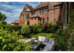 The Abbey - Beams period Gothic fireplace Wood Panelling Opulent - thumbnail