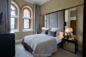 The Abbey - Beams period Gothic fireplace Wood Panelling Opulent - thumbnail