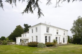 Ashington House - country film location vintage contemporary stylish grounds cinema mansion house home large farm field art interiors - thumbnail