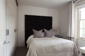 Chelsea House - thumbnail