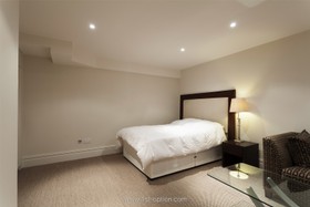 Chelsea House - thumbnail