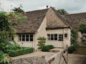 Cirencester Barn - thumbnail