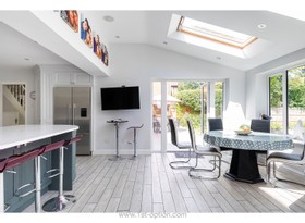 Fuchsia - aga - thumbnail