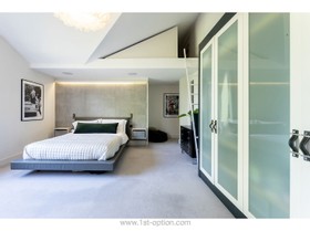 Gala - wood panelling - thumbnail