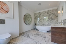 Garnon - kitchen island fireplace wooden flooring landscaped garden marble four post bed period features - thumbnail