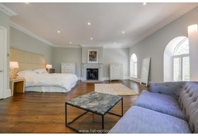 Garnon - kitchen island fireplace wooden flooring landscaped garden marble four post bed period features - thumbnail