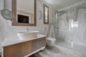 Guy - gym - thumbnail