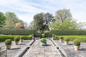 Hadlow - thumbnail