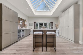 Harlequin - thumbnail