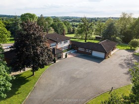 Harley - mansion villa shoot location photo studio filming house family home swimming pool luxury homes opulent modern contemporary - thumbnail