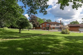 Harley - mansion villa shoot location photo studio filming house family home swimming pool luxury homes opulent modern contemporary - thumbnail