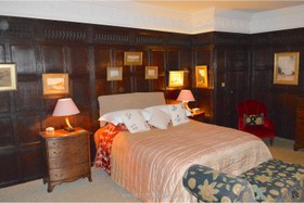 Henley House - Elizabethan manor house - thumbnail