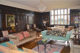 Henley House - Elizabethan manor house - thumbnail