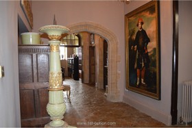 Henley House - Elizabethan manor house - thumbnail