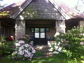 Henley House - Elizabethan manor house - thumbnail