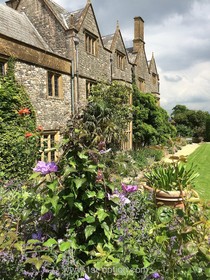 Henley House - Elizabethan manor house - thumbnail