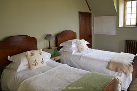 Henley House - Elizabethan manor house - thumbnail
