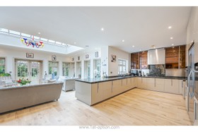 High Barnet - art deco shoot location filming house photography studio luxury home mansion modern contemporary - thumbnail