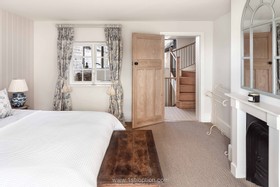 Highfield - Country Home - thumbnail