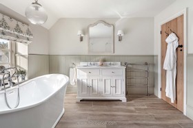 Highfield - Country Home - thumbnail