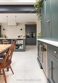 Hyde - roll top bath breakfast bar kitchen island skylight patio landscaped garden sliding doors modern renovated porcelain tile - thumbnail