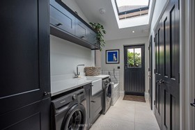 Hyde - roll top bath breakfast bar kitchen island skylight patio landscaped garden sliding doors modern renovated porcelain tile - thumbnail