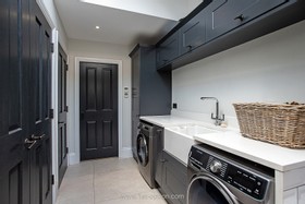 Hyde - roll top bath breakfast bar kitchen island skylight patio landscaped garden sliding doors modern renovated porcelain tile - thumbnail