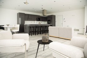 Isle Penthouse - thumbnail