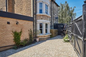 Kempshott Road - thumbnail