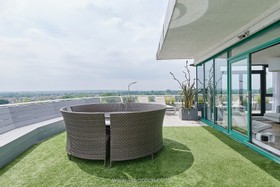 Kew Penthouse - kew penthouse modern minimalistic roof garden piano astro turf apartment - thumbnail
