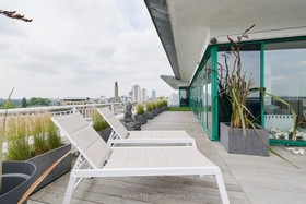 Kew Penthouse - kew penthouse modern minimalistic roof garden piano astro turf apartment - thumbnail
