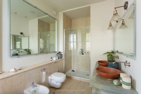 Lovett - Modern home - thumbnail