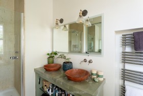 Lovett - Modern home - thumbnail