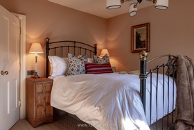 Morton - country house - thumbnail