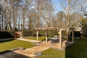Morton - country house - thumbnail